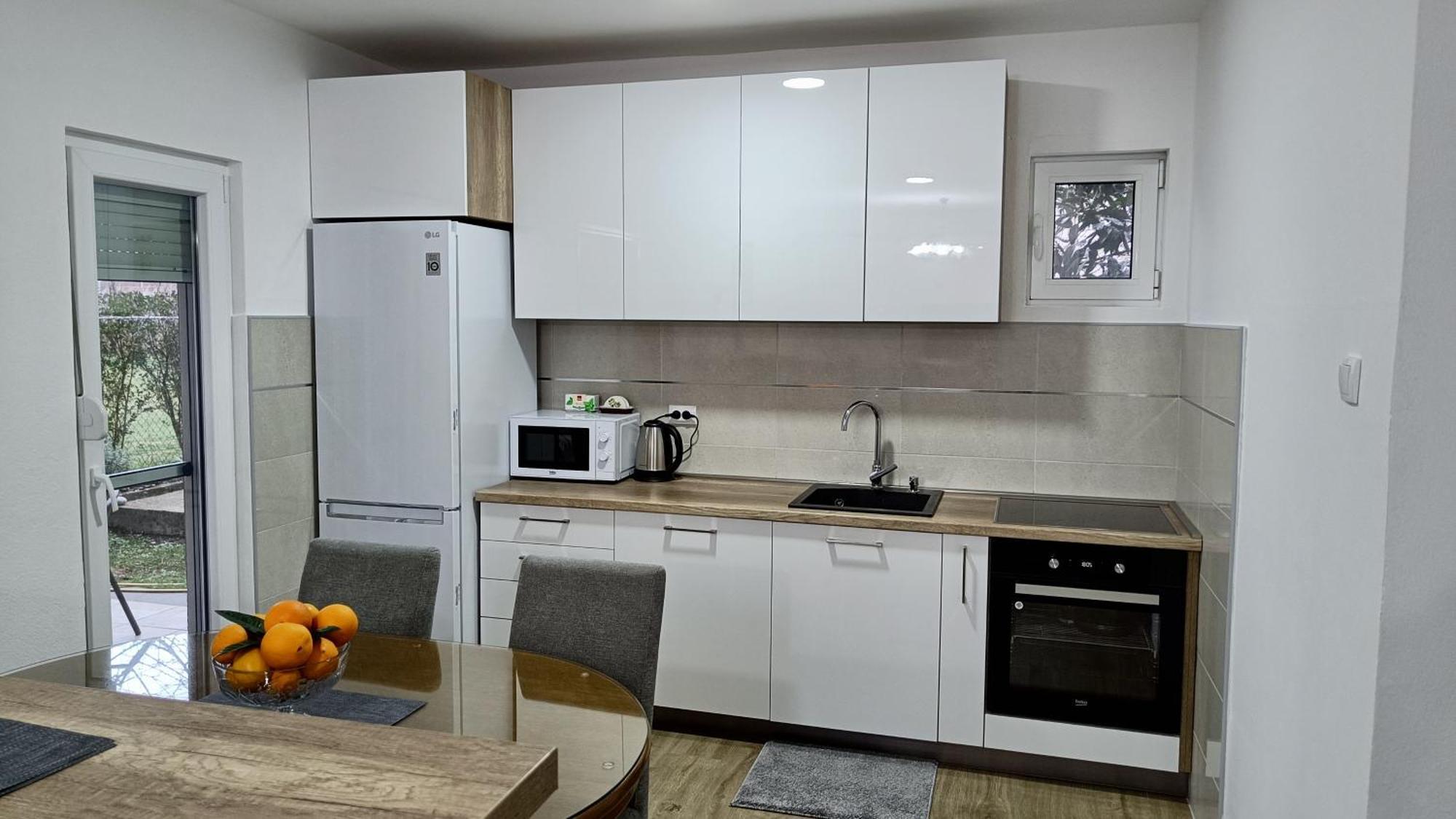 Entire House Floor - 2-Bedroom Cozy & Peaceful Apartment Podgoriţa Exterior foto