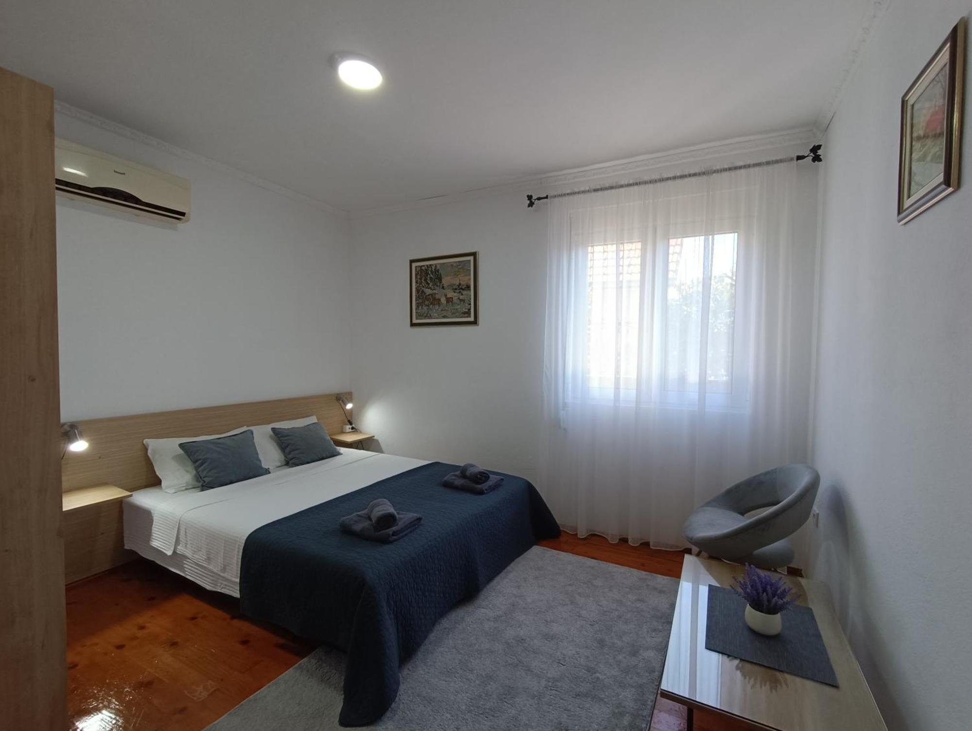 Entire House Floor - 2-Bedroom Cozy & Peaceful Apartment Podgoriţa Exterior foto